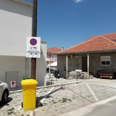 Lucija Appartement *
